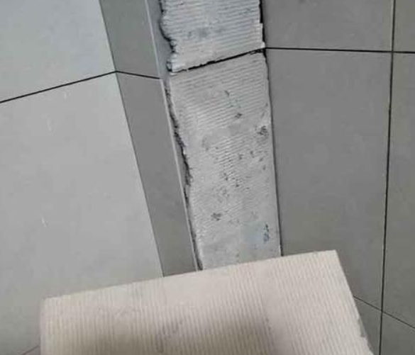 长葛瓷砖空鼓维修公司分享下厨房瓷砖脱落的补救措施。
